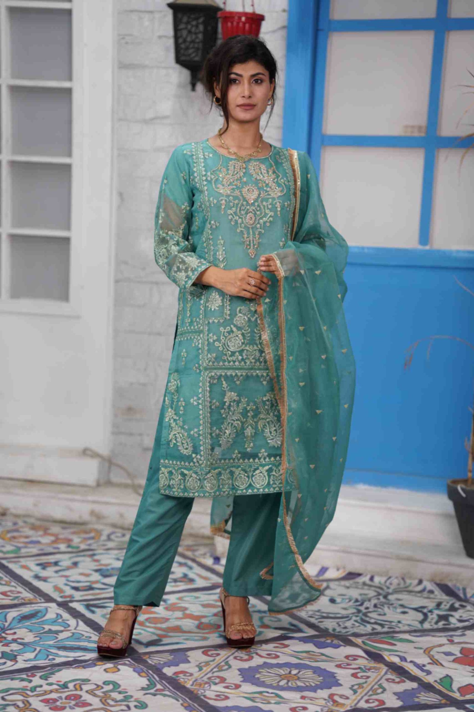 EMBROIDED ORGANZA OUTFIT | TK-0382